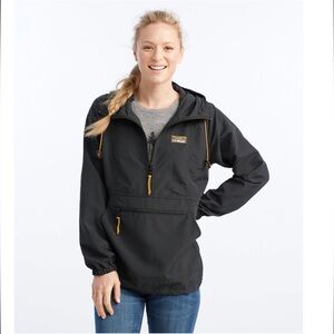 LL Bean Women's Mountain Classic Anorak. Size S